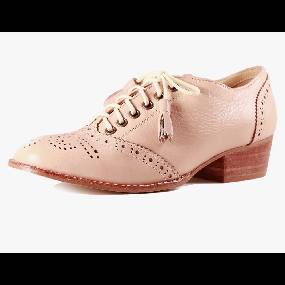 Bootte New York Women's Shire Oxford Shoe. Size 38. Color Pink.